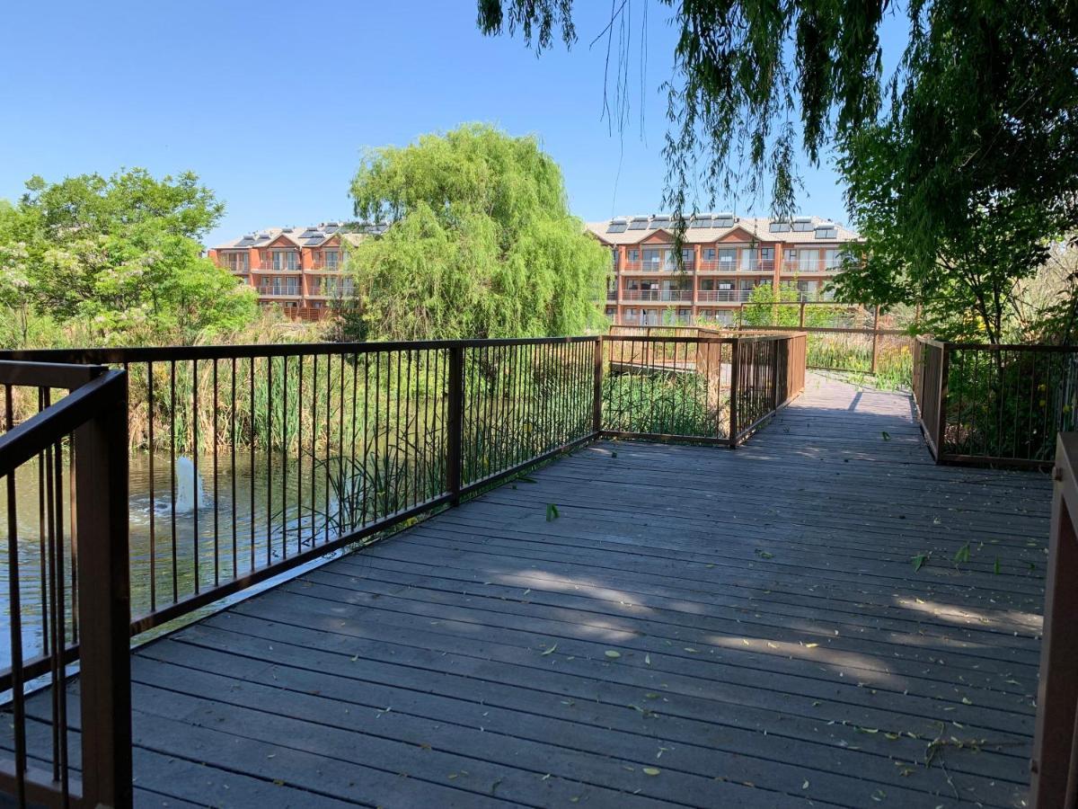 Or Tambo Self Catering Apartments, The Willows Boksburg Zewnętrze zdjęcie