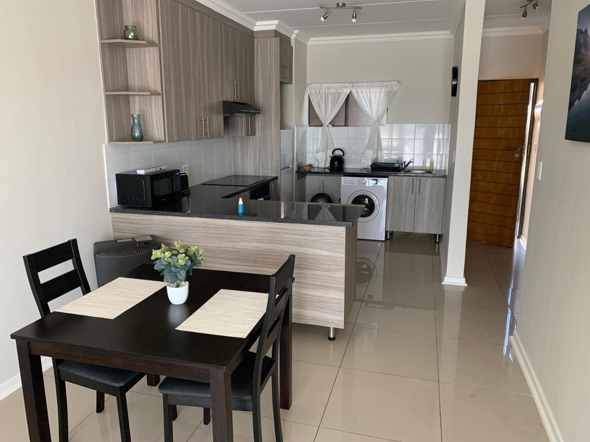 Or Tambo Self Catering Apartments, The Willows Boksburg Zewnętrze zdjęcie