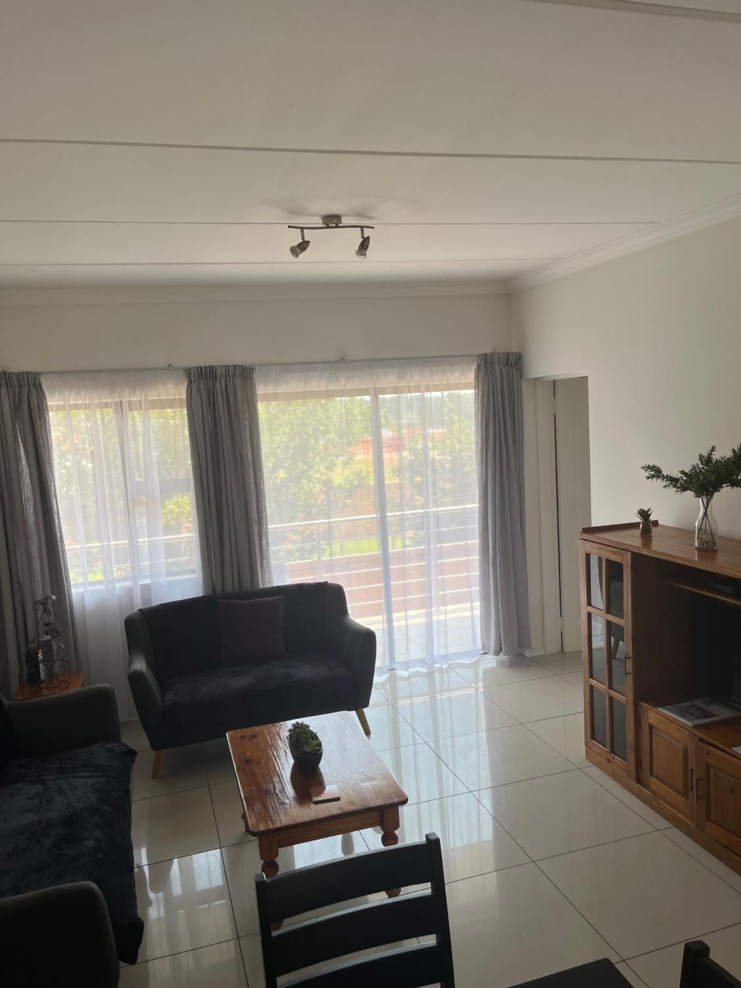 Or Tambo Self Catering Apartments, The Willows Boksburg Zewnętrze zdjęcie