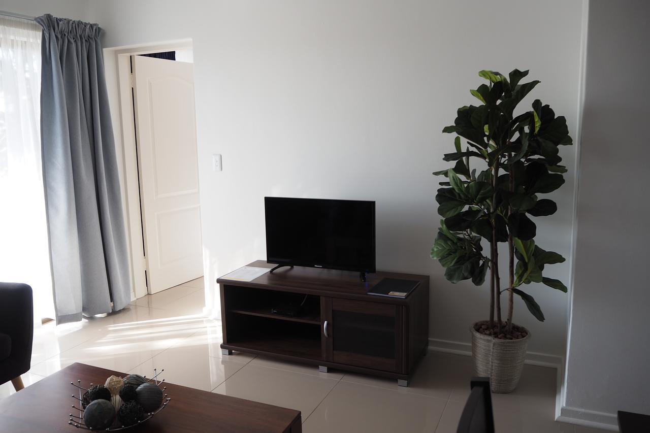 Or Tambo Self Catering Apartments, The Willows Boksburg Zewnętrze zdjęcie