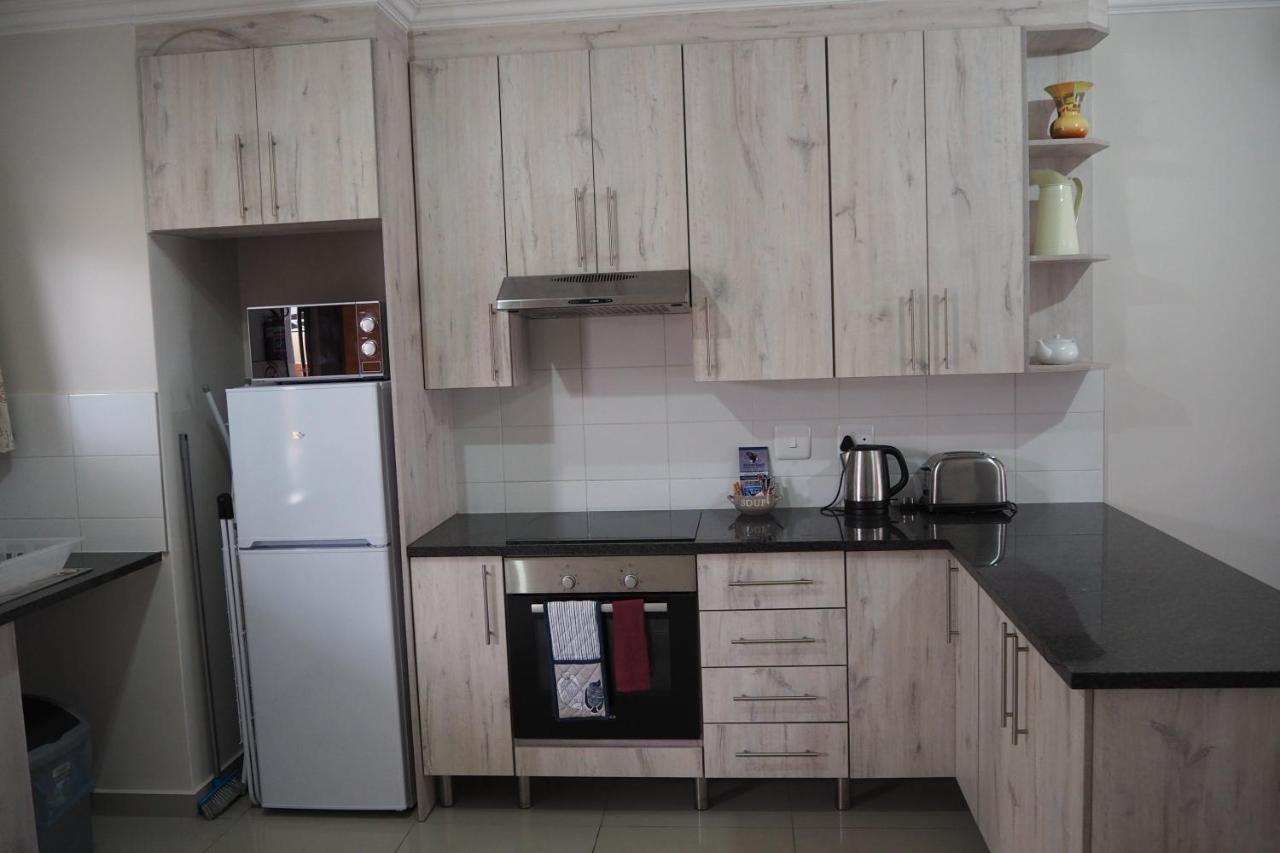 Or Tambo Self Catering Apartments, The Willows Boksburg Zewnętrze zdjęcie