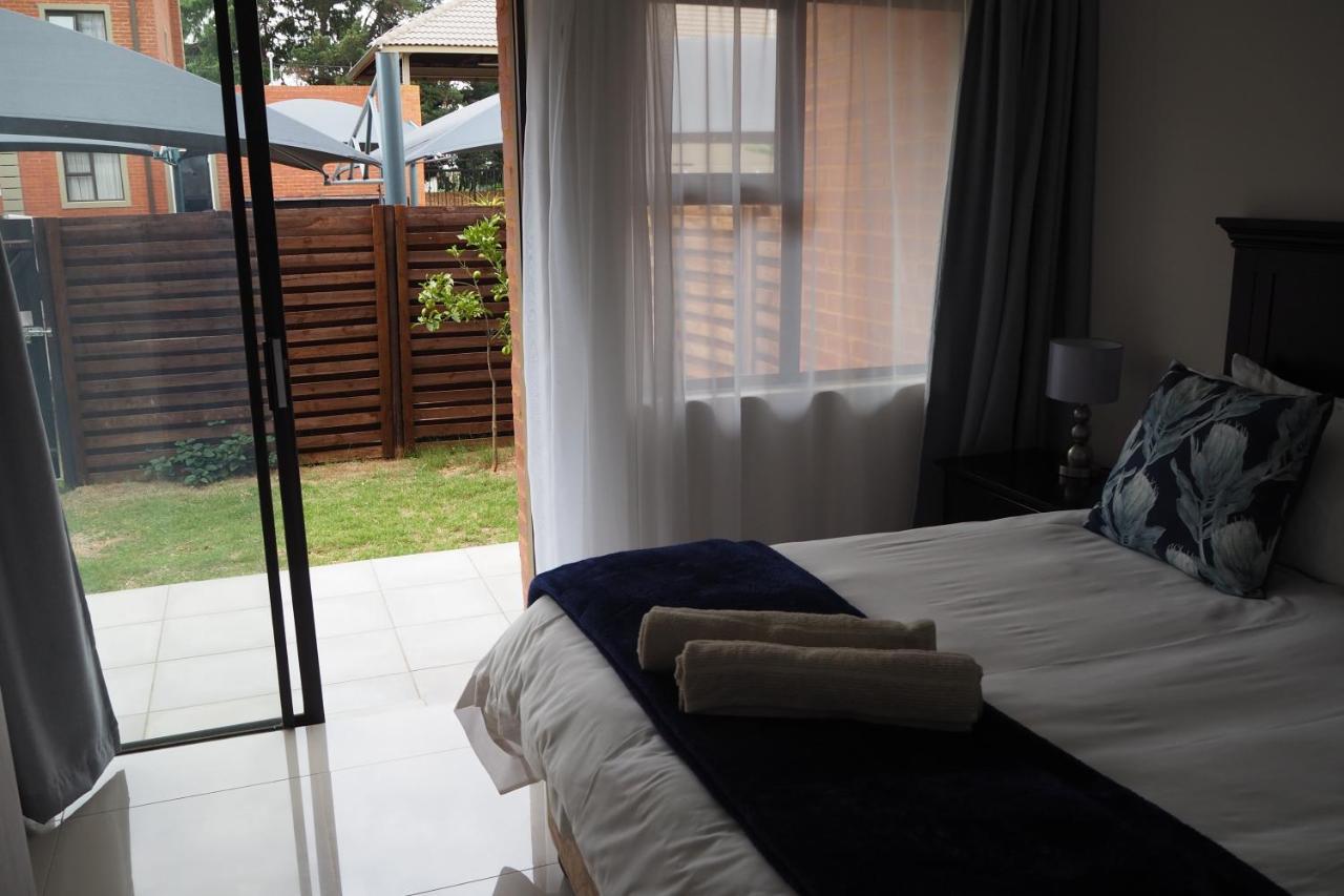 Or Tambo Self Catering Apartments, The Willows Boksburg Zewnętrze zdjęcie