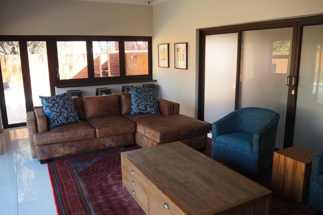 Or Tambo Self Catering Apartments, The Willows Boksburg Zewnętrze zdjęcie
