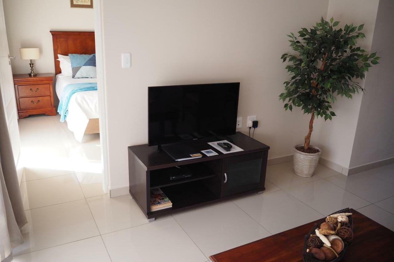 Or Tambo Self Catering Apartments, The Willows Boksburg Zewnętrze zdjęcie