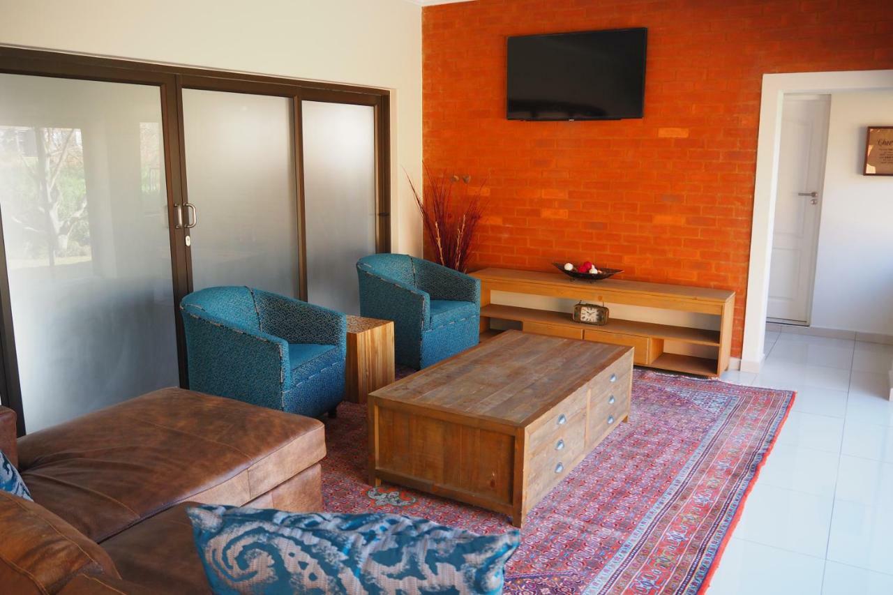 Or Tambo Self Catering Apartments, The Willows Boksburg Zewnętrze zdjęcie